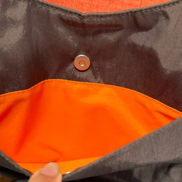 Baggalini Two-Tone cross body Shoulder Bag - Picture 6 of 9